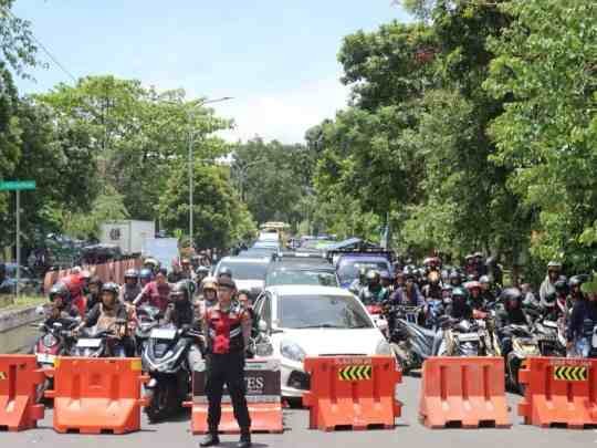 Kapolres Garut Tinjau Jalur Strategis, Pastikan Lalu Lintas Lancar di Hari Minggu