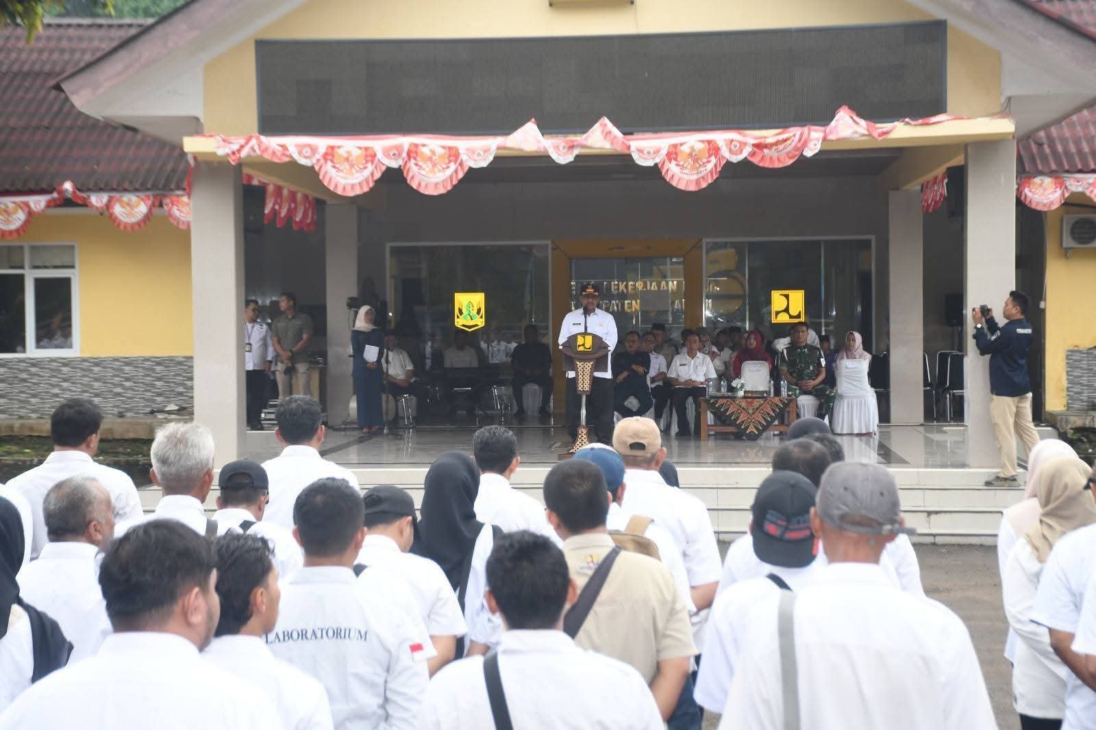 BUPATI ASEP JAPAR INSTRUKSIKAN DINAS PU LEBIH RESPONSIF DAN TRANSPARAN